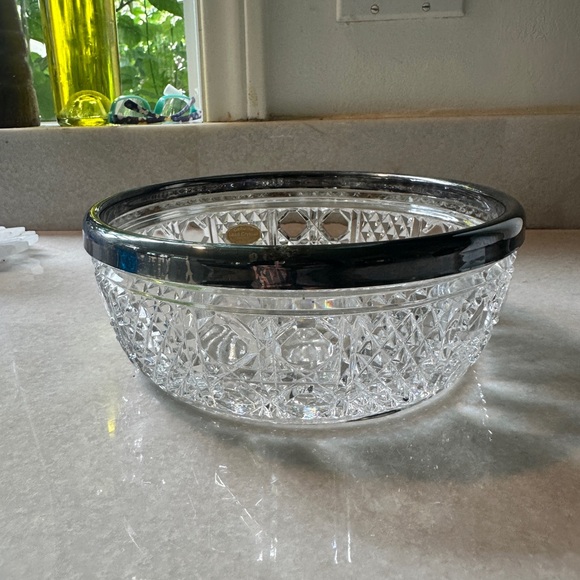 Vintage Crystal bowl with silver rim. - Picture 6 of 8